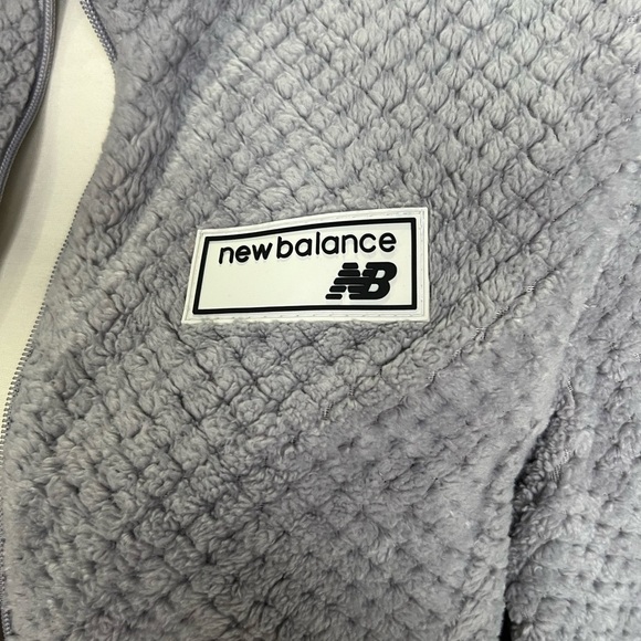New Balance Gray Teddy Jacket Soft Quilted Design - Picture 4 of 13